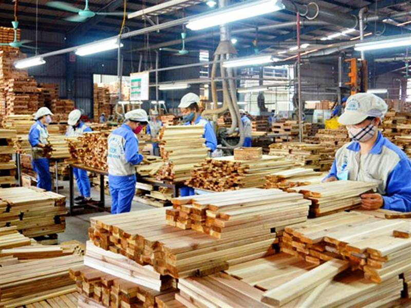 Thực trạng lương công nhân ngành gỗ